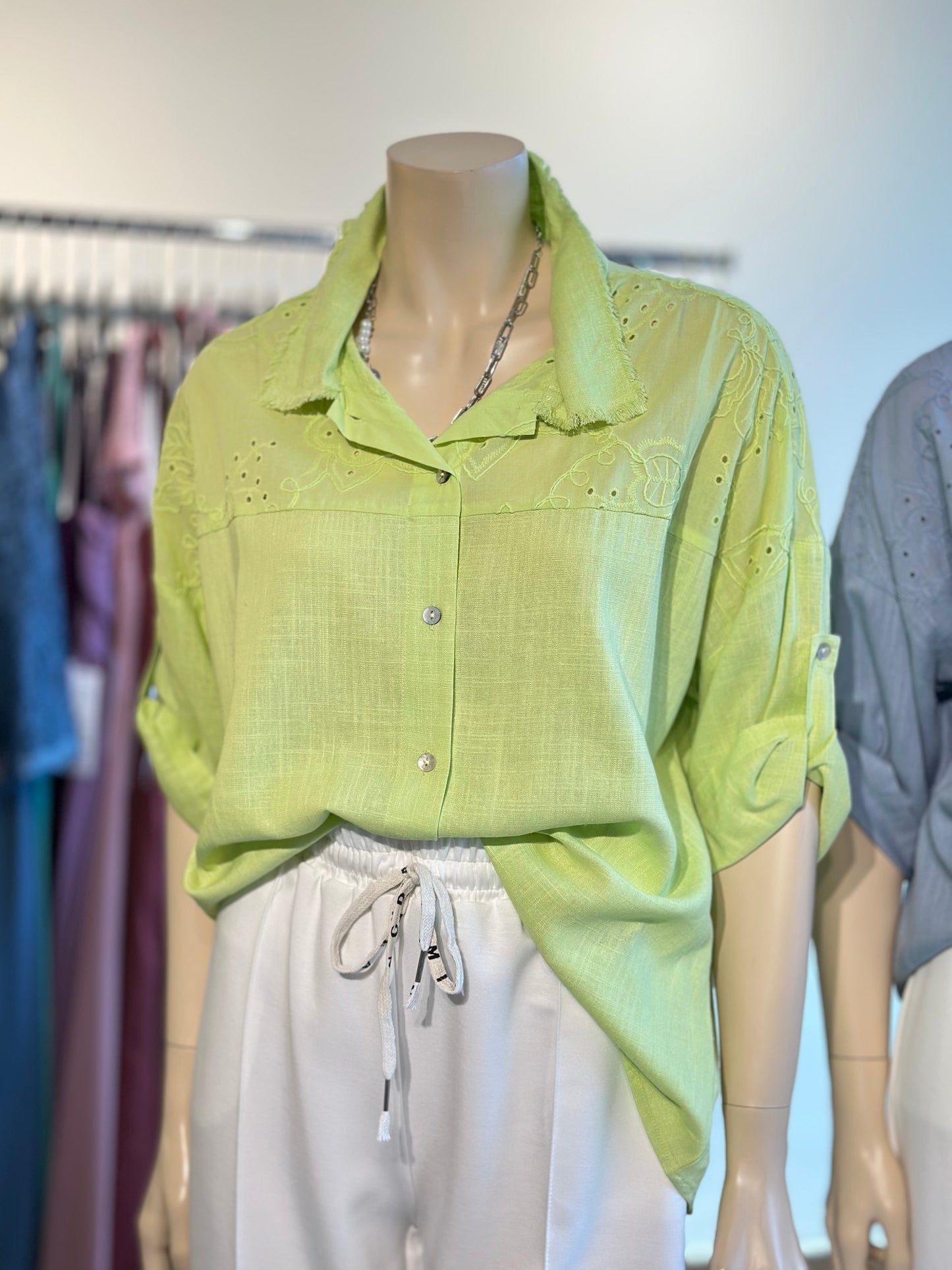 Blusa Lino Bordada Lima