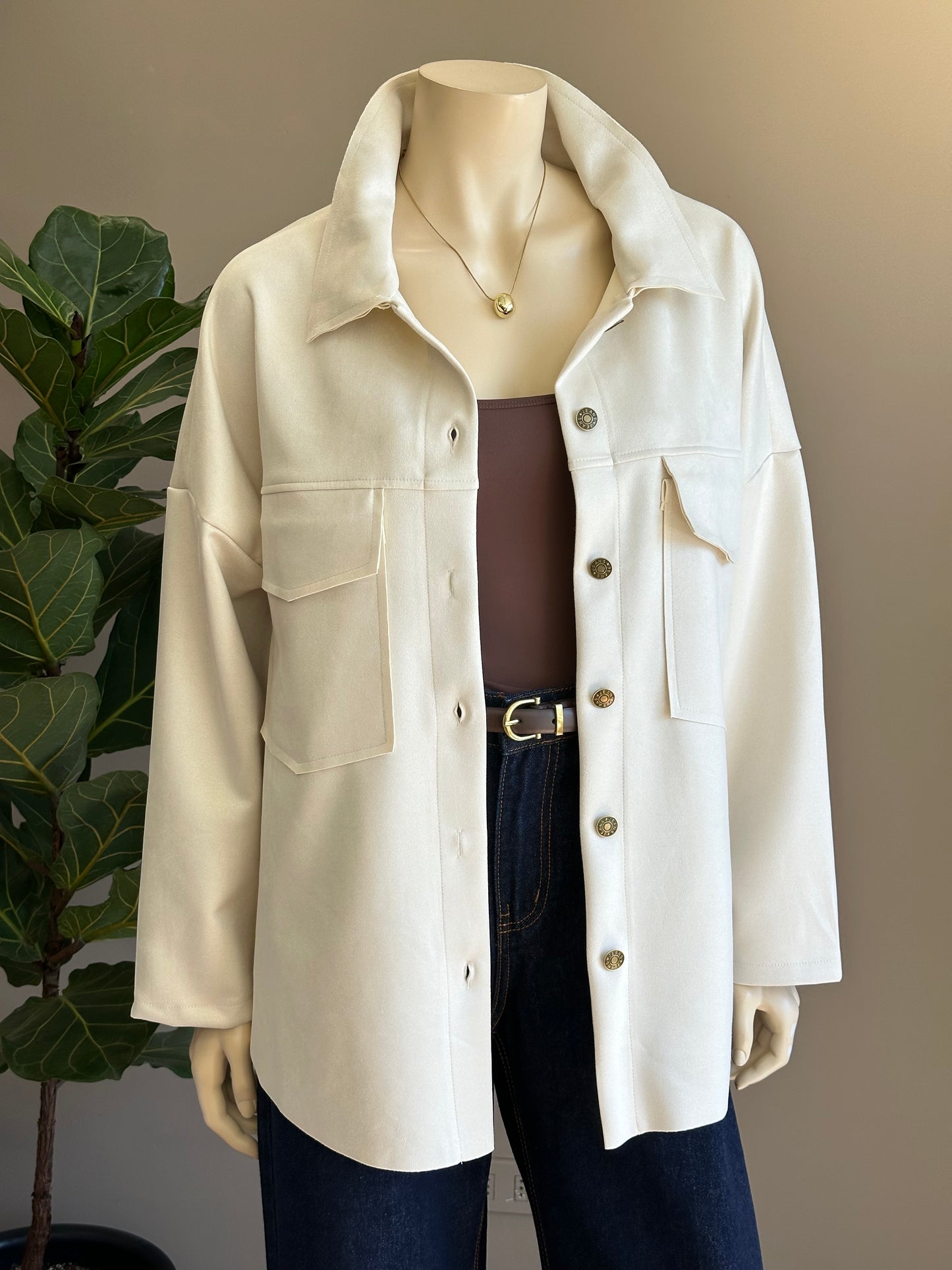 Chaqueta Tipo Sobrecamisa Símil Gamuza Crudo