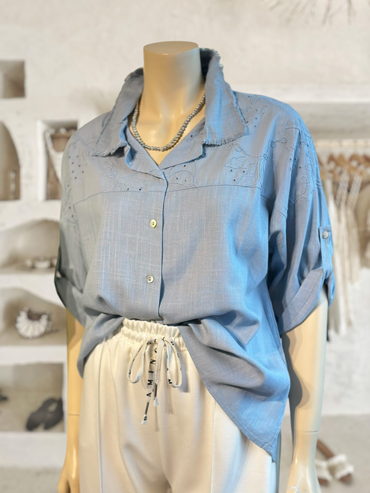 Blusa Lino Bordada Celeste