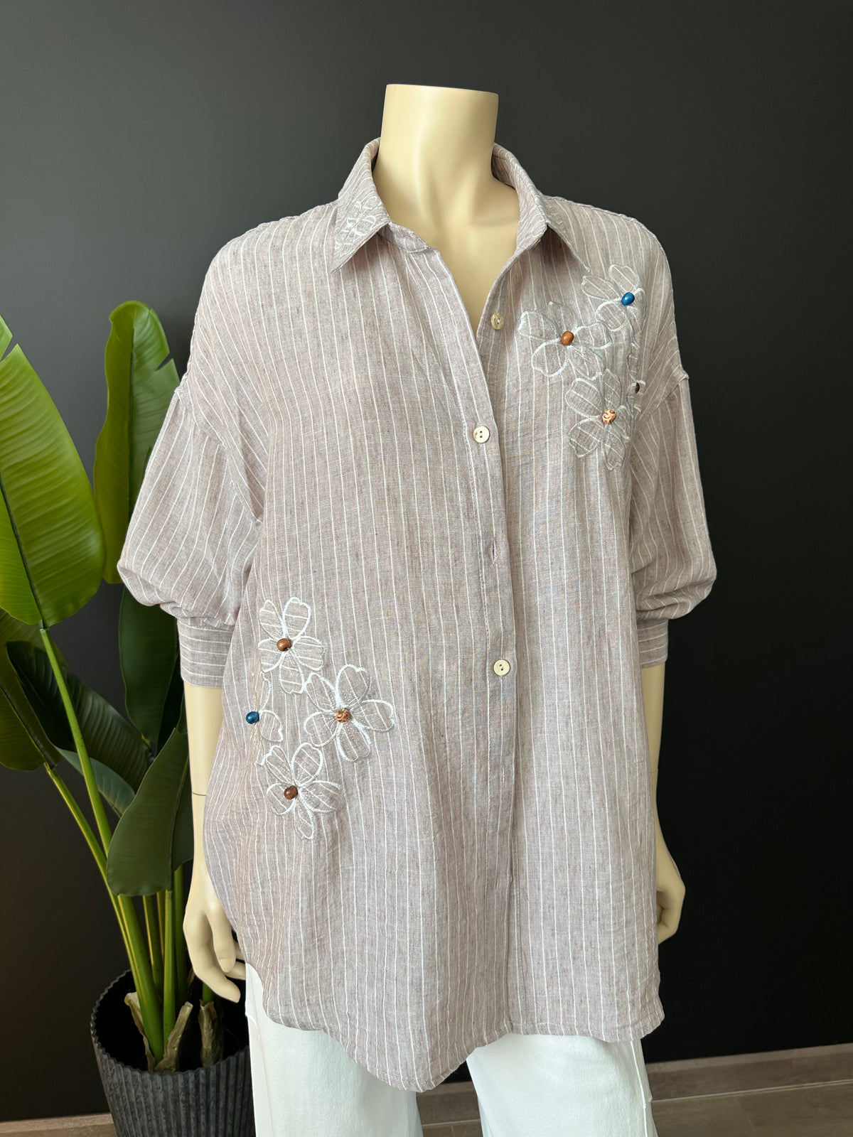 Blusa Plus Size con Bordado Latte