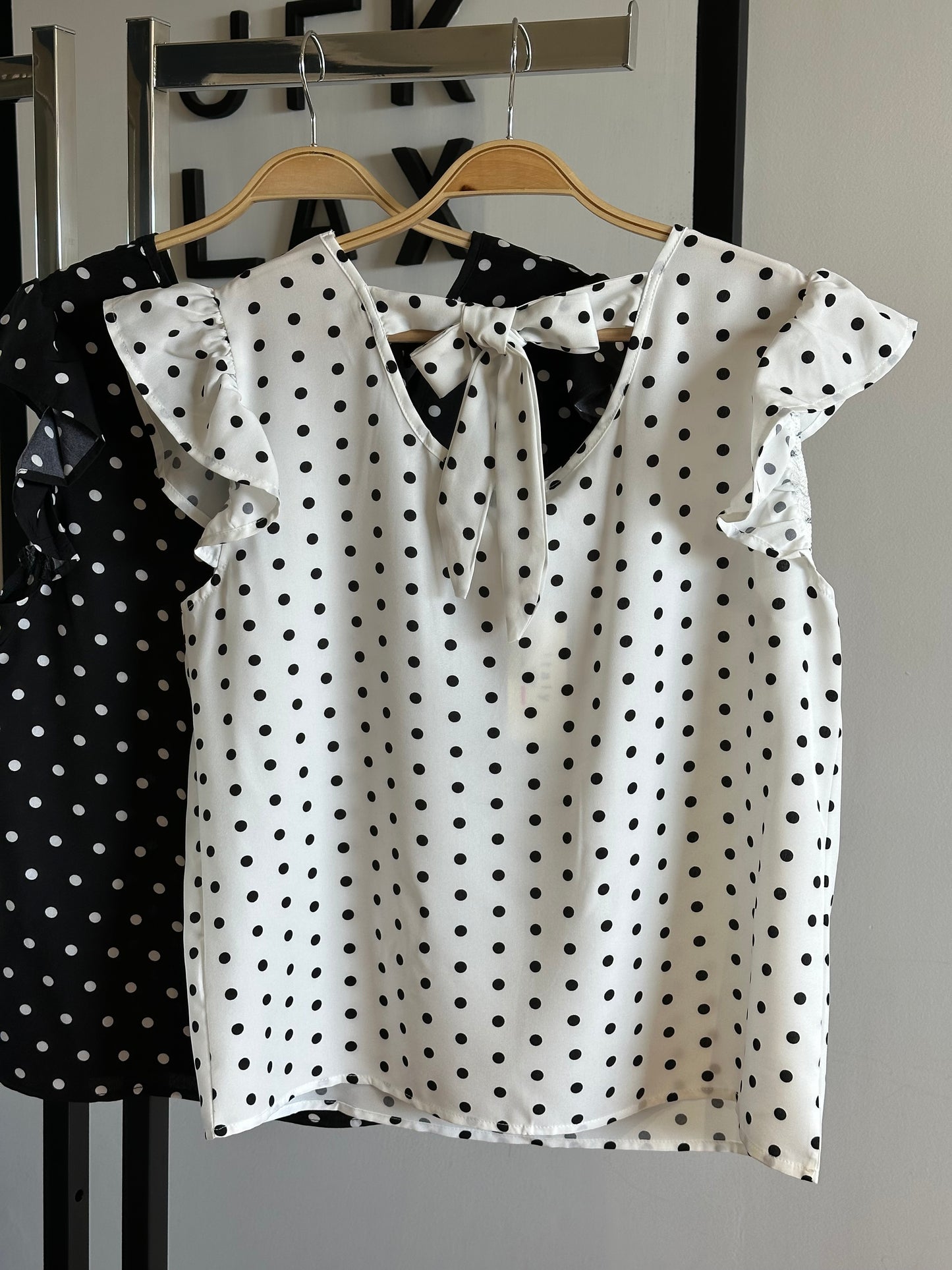 Blusa Lunares con Volantes Blanco