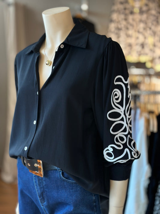 Blusa Italiana Bordado Negro