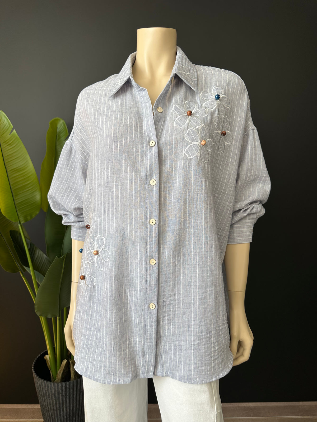 Blusa Plus Size con Bordado Celeste