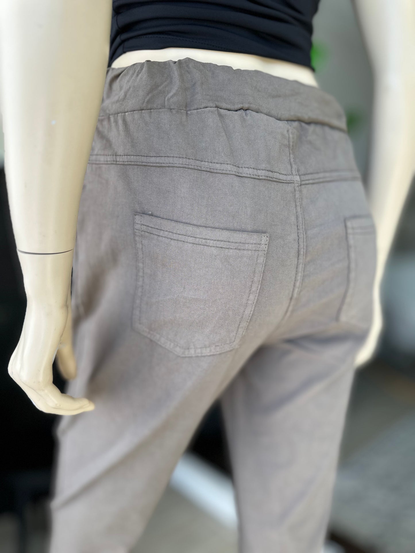 Jogger Gabardina Elasticada Taupe - Italiano