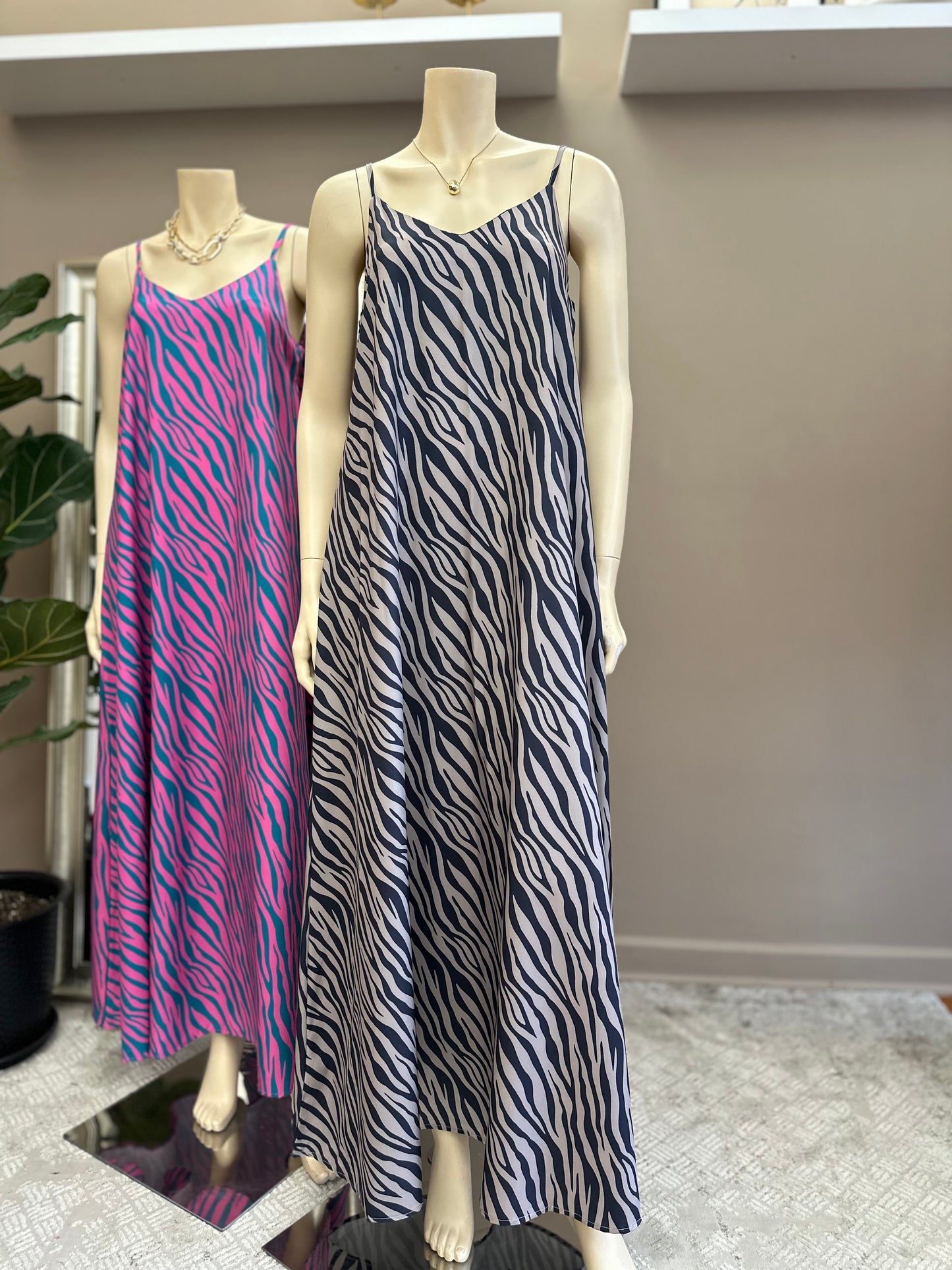 Maxi Vestido Aninal Print Negro Mix