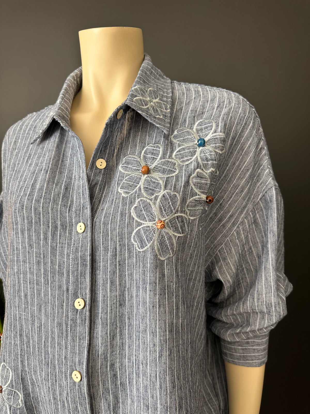 Blusa Plus Size con Bordado Azul