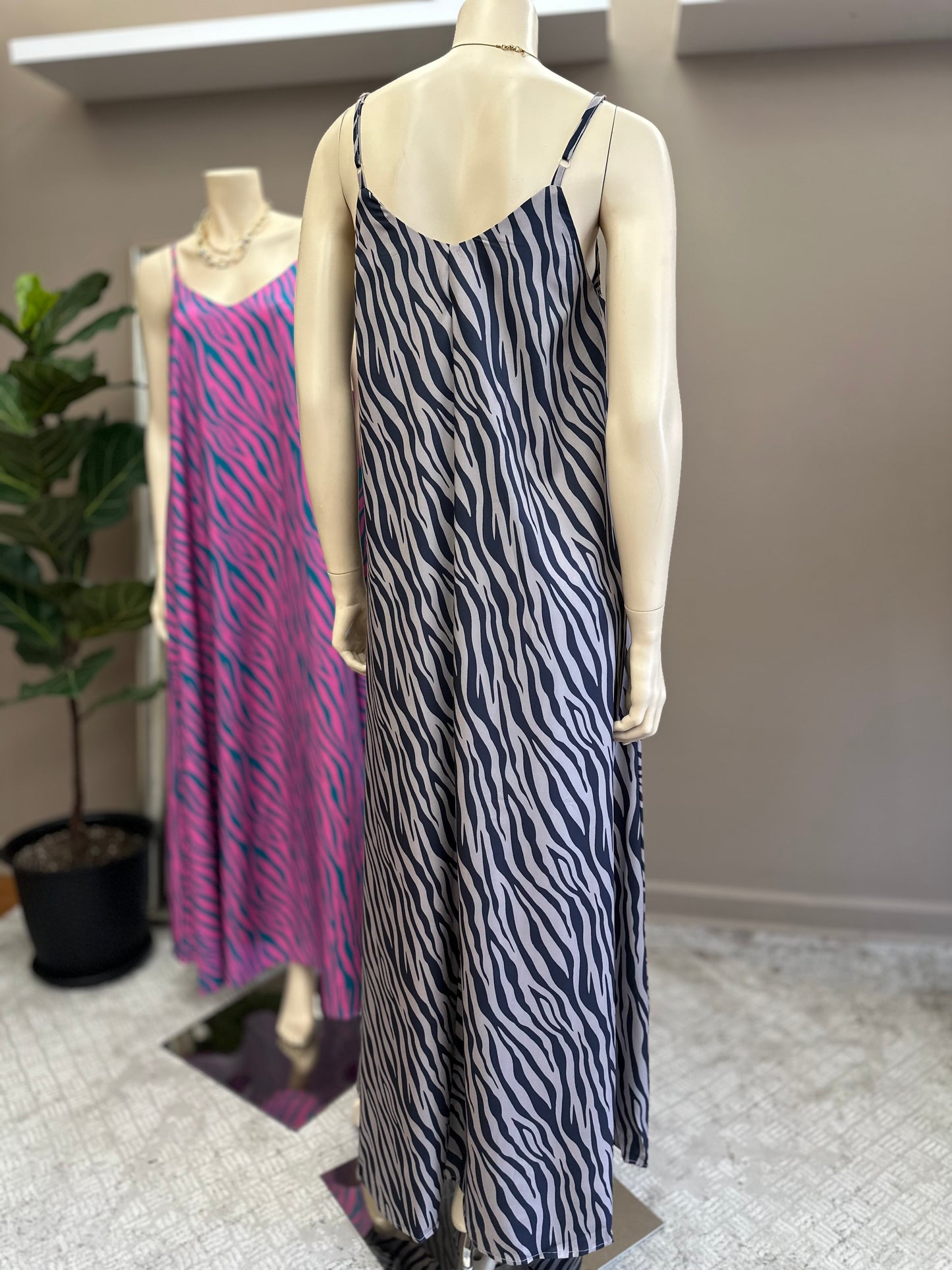 Maxi Vestido Aninal Print Negro Mix