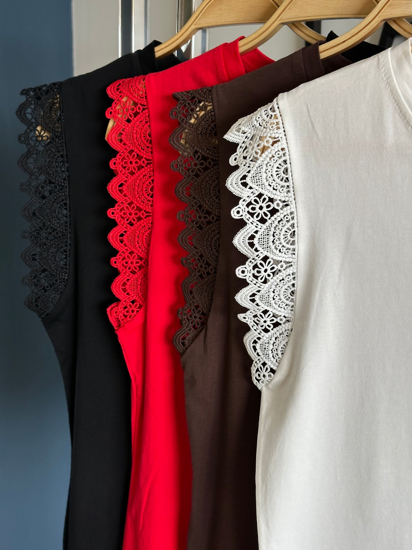 Polera Broderie Café