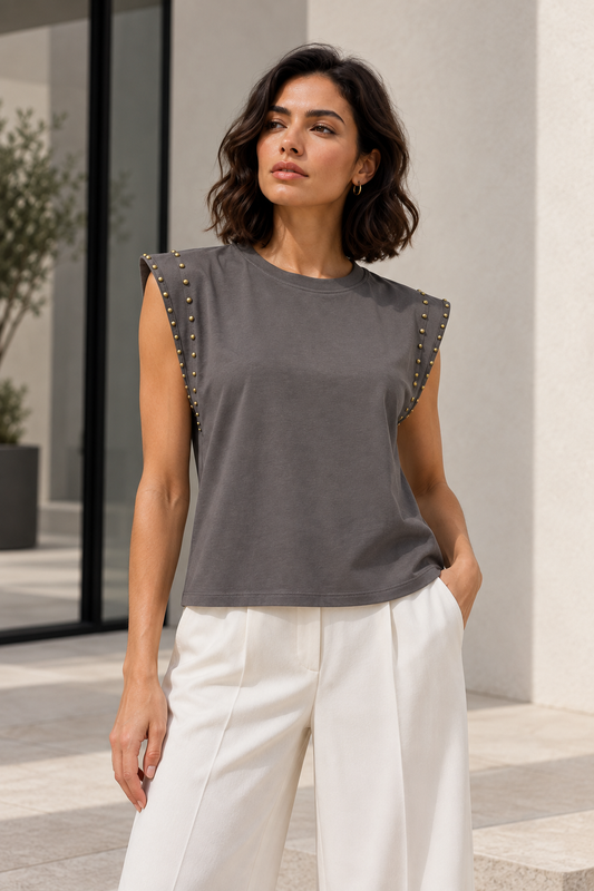 Top con Tachas Metálicas Gris