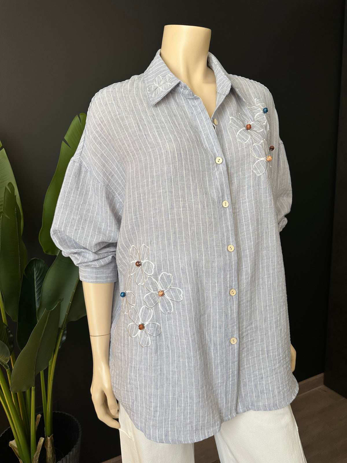 Blusa Plus Size con Bordado Celeste