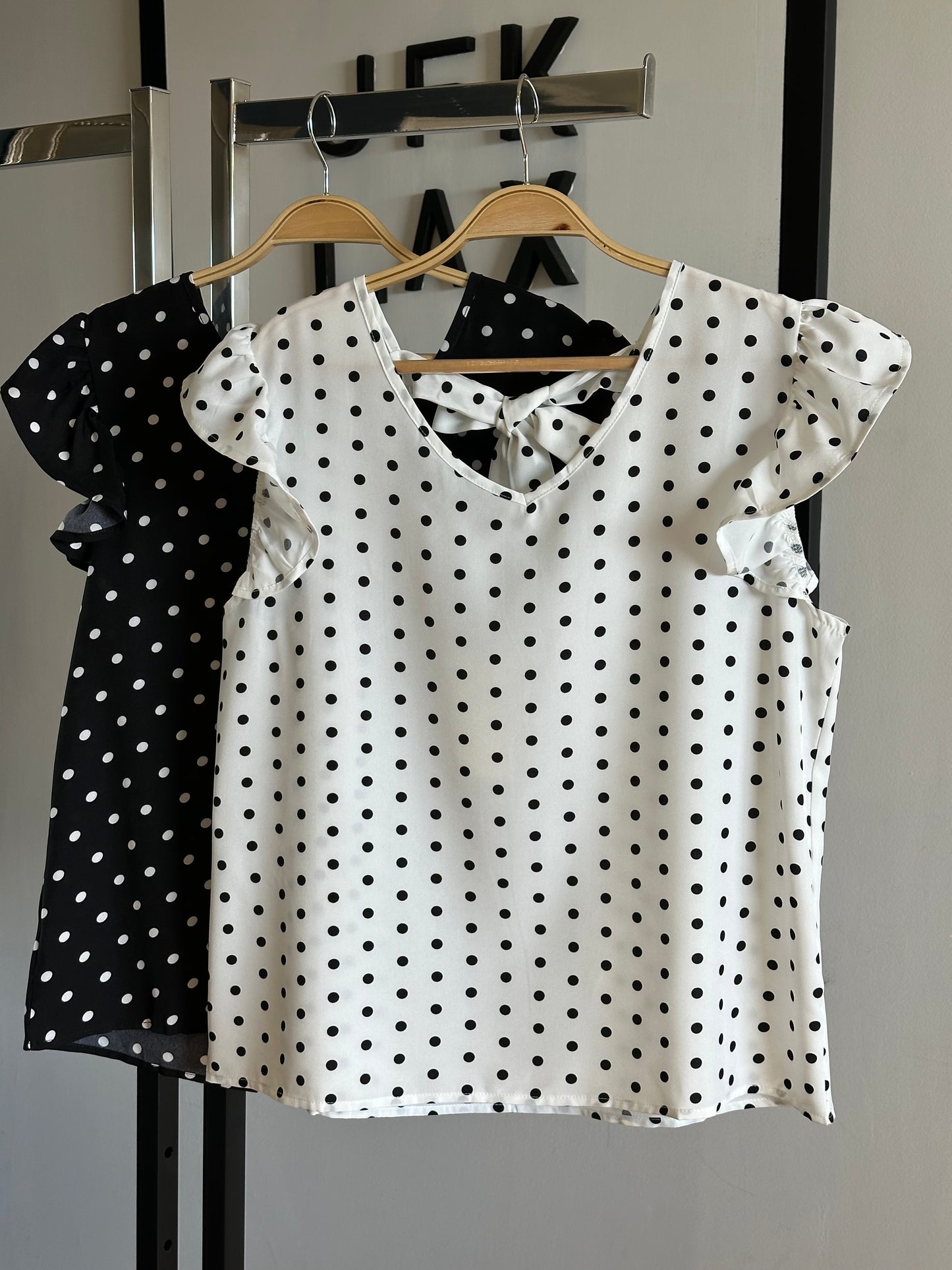 Blusa Lunares con Volantes Blanco