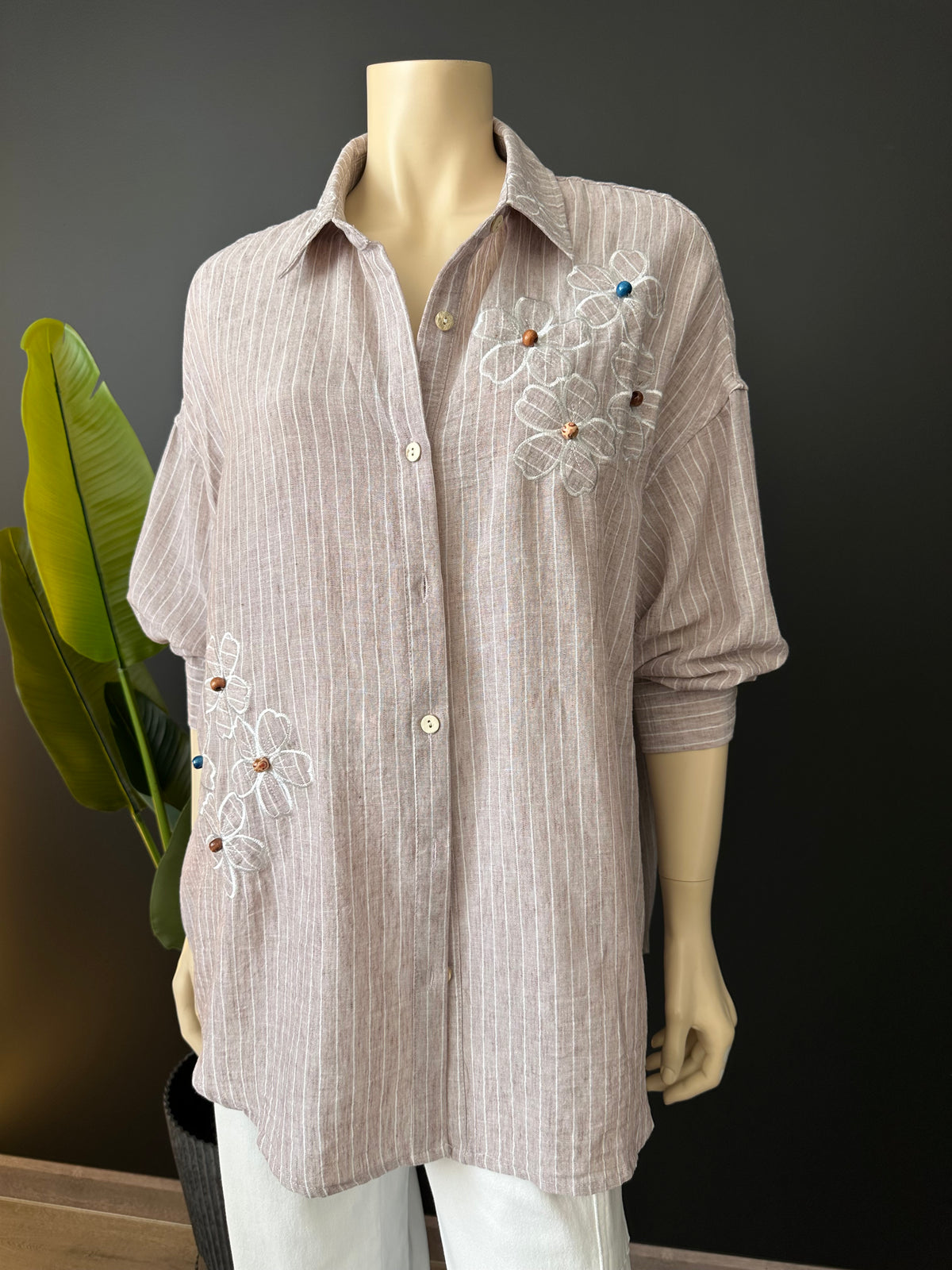 Blusa Plus Size con Bordado Latte