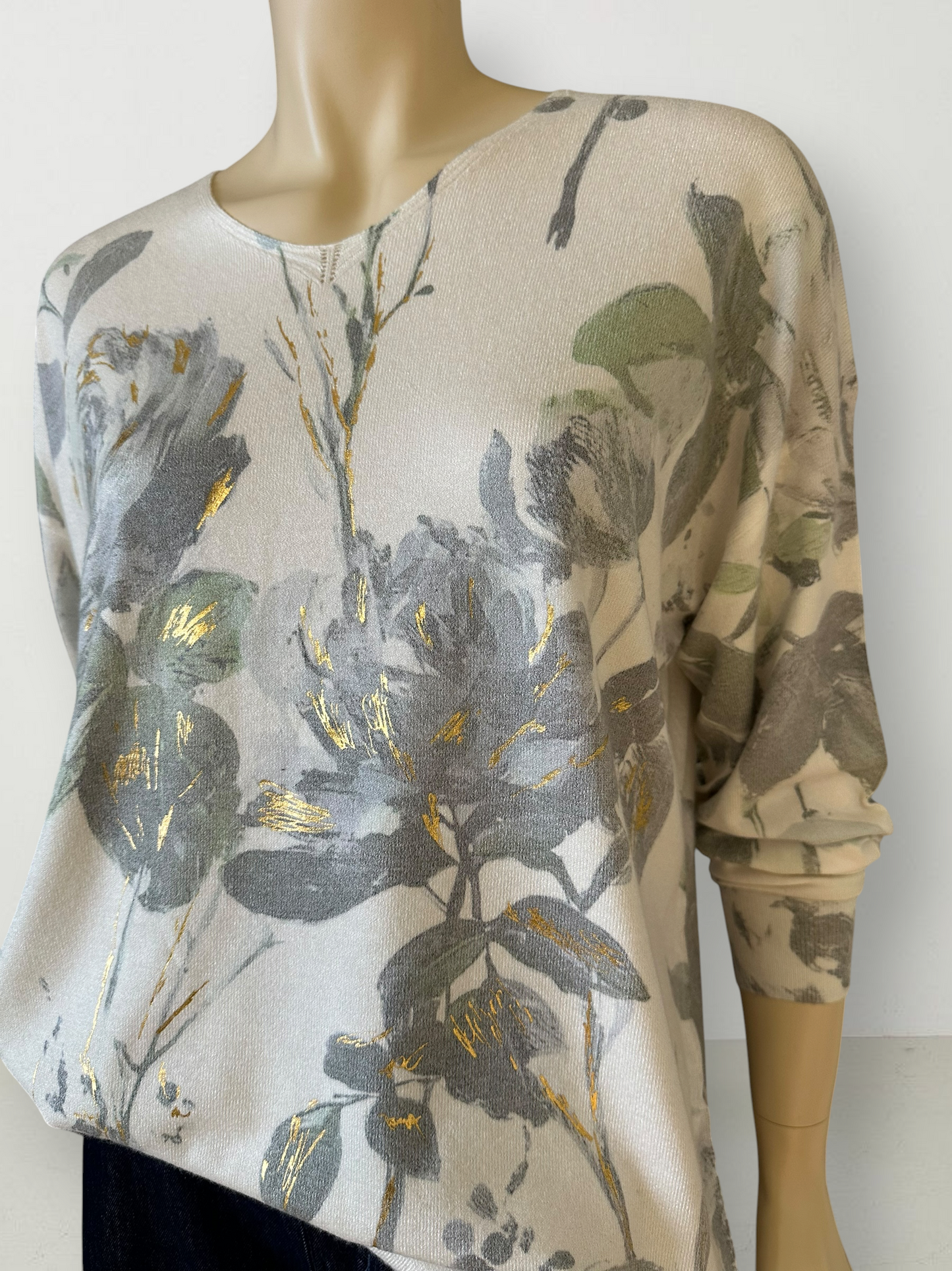 Sweater Floral Acuarela Crudo